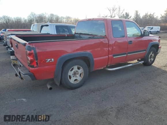 ✅ 2006 Chevrolet Silverado 1500 LS • VIN: 2GCEK19B861263733 • Lot: 80941984. Wystawiony na Copart z przebiegiem 250 132 mil mil. Skorzystaj z bezpłatnego archiwum sprzedaży aukcyjnych z USA i zobacz szczegółowy raport historii pojazdu na DreamBid. Zdjęcie 3.