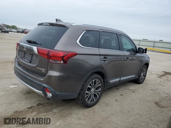 ✅ 2018 Mitsubishi Outlander SE • VIN: JA4AD3A32JZ031521 • Lot: 70770735. Listed on Copart with 117,613 mi. Free auction sales archive from the USA and detailed vehicle history report at DreamBid. Image 3.