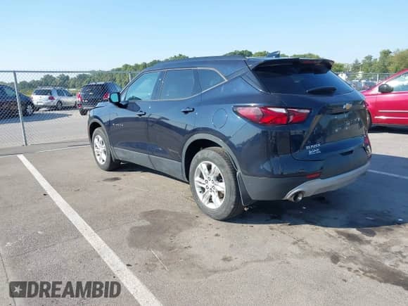 2021 Chevrolet Blazer LT z VIN 3GNKBCR45MS540315, wystawiony jako IAAI lot #43198972 z przebiegiem 71 266 mil mil oraz . Historia ofert i sprzedaży dostępna na DreamBid. Obrazek 3.