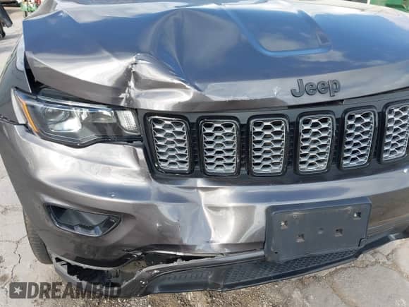 2018 Jeep Grand Cherokee Altitude z VIN 1C4RJFAG6JC312892, wystawiony jako IAAI lot #43382592 z przebiegiem 54 779 mil mil oraz . Historia ofert i sprzedaży dostępna na DreamBid. Obrazek 6.