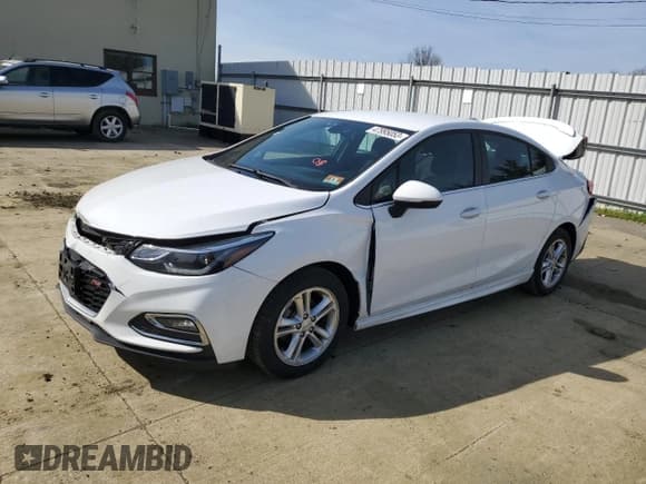 ✅ 2017 Chevrolet Cruze LT • VIN: 1G1BE5SM1H7250138 • Lot: 47995053. Wystawiony na Copart z przebiegiem 110 838 mil. Bezpłatny archiwum sprzedaży aukcyjnych z USA i szczegółowy raport historii pojazdu na DreamBid. Zdjęcie 1.