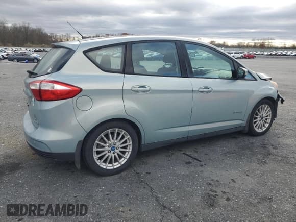 ✅ 2013 Ford C-Max SE • VIN: 1FADP5AU8DL503412 • Лот: 92362395. Опубликован ранее на Copart с пробегом 171 420 миль. Бесплатный доступ к архиву аукционных продаж из США и подробный отчёт об истории автомобиля на DreamBid. Изображение 3.
