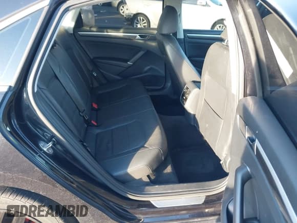 ✅ 2018 Volkswagen Passat SE • VIN: 1VWBA7A36JC012240 • Lot: 43795846. Listed on IAAI with 168,009 mi. Free auction sales archive from the USA and detailed vehicle history report at DreamBid. Image 8.