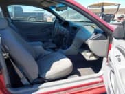 ✅ 1999 Ford Mustang • VIN: 1FAFP4048XF137894 • Lot: 42906281. Wystawiony na IAAI z przebiegiem Nie podano. Bezpłatny archiwum sprzedaży aukcyjnych z USA i szczegółowy raport historii pojazdu na DreamBid. Zdjęcie 5.