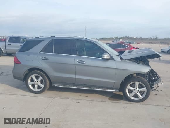 ✅ 2016 Mercedes-Benz GLE 350 • VIN: 4JGDA5JB3GA656771 • Лот: 43686870. Опубликован ранее на IAAI с пробегом 184 858 миль. Бесплатный доступ к архиву аукционных продаж из США и подробный отчёт об истории автомобиля на DreamBid. Изображение 13.