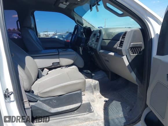 ✅ 2017 Ford F-250 Lariat • VIN: 1FT7W2B67HEC20437 • Lot: 42175020. Wystawiony na IAAI z przebiegiem 32 813 mil. Bezpłatny archiwum sprzedaży aukcyjnych z USA i szczegółowy raport historii pojazdu na DreamBid. Zdjęcie 5.