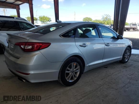 ✅ 2017 Hyundai Sonata 2.4L • VIN: 5NPE24AF8HH583717 • Лот: 90850495. Опубликован ранее на Copart с пробегом 82 876 миль. Бесплатный доступ к архиву аукционных продаж из США и подробный отчёт об истории автомобиля на DreamBid. Изображение 3.