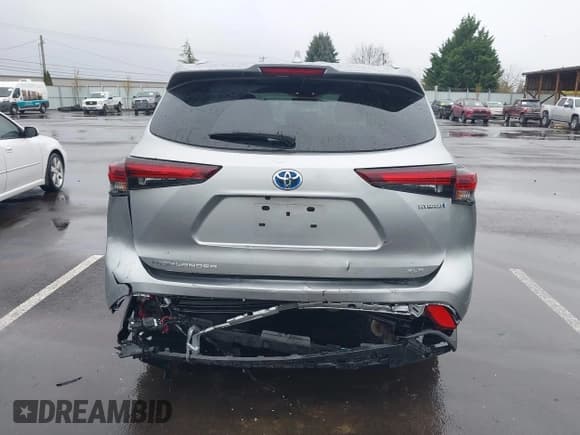 ✅ 2024 Toyota Highlander Hybrid XLE • VIN: 5TDKBRCH6RS604722 • Lot: 41959113. Wystawiony na IAAI z przebiegiem 25 765 mil. Bezpłatny archiwum sprzedaży aukcyjnych z USA i szczegółowy raport historii pojazdu na DreamBid. Zdjęcie 17.