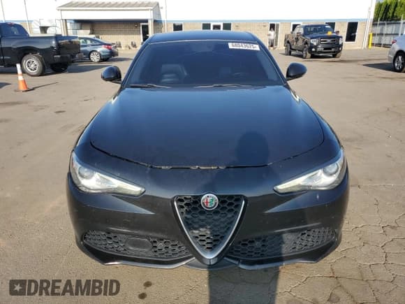 ✅ 2018 Alfa Romeo Giulia Ti • VIN: ZARFAECN8J7567888 • Lot: 68043625. Listed on Copart with 124,024 mi. Free auction sales archive from the USA and detailed vehicle history report at DreamBid. Image 5.