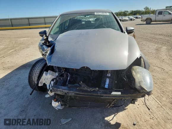 ✅ 2011 Volkswagen Golf • VIN: WVWDB7AJ2BW329925 • Lot: 89714015. Listed on Copart with 196,306 mi. Free auction sales archive from the USA and detailed vehicle history report at DreamBid. Image 5.