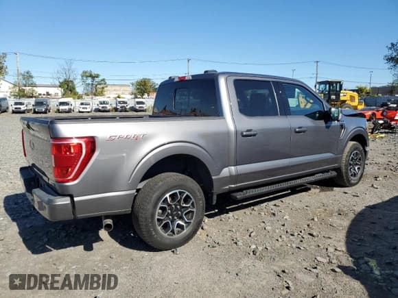 ✅ 2022 Ford F-150 XLT • VIN: 1FTEW1EP2NFA76761 • Lot: 81878395. Listed on Copart with 124,925 mi. Free auction sales archive from the USA and detailed vehicle history report at DreamBid. Image 3.