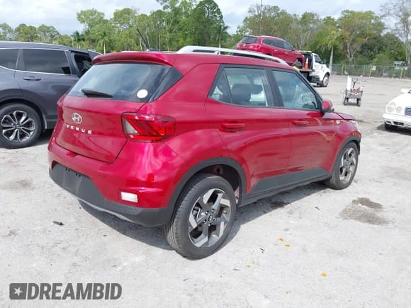 ✅ 2024 Hyundai Venue SEL • VIN: KMHRC8A37RU279776 • Lot: 41609292. Listed on IAAI with 2,801 mi. Free auction sales archive from the USA and detailed vehicle history report at DreamBid. Image 4.