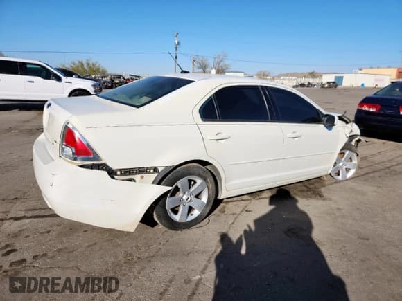 ✅ 2008 Ford Fusion SE • VIN: 3FAHP07Z08R158567 • Лот: 93135795. Опубликован ранее на Copart с пробегом 191 180 миль. Бесплатный доступ к архиву аукционных продаж из США и подробный отчёт об истории автомобиля на DreamBid. Изображение 3.