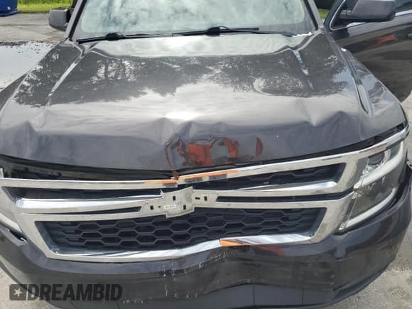 ✅ 2017 Chevrolet Suburban LS • VIN: 1GNSCGKC3HR397881 • Lot: 70394674. Wystawiony na Copart z przebiegiem 122 853 mil. Bezpłatny archiwum sprzedaży aukcyjnych z USA i szczegółowy raport historii pojazdu na DreamBid. Zdjęcie 13.