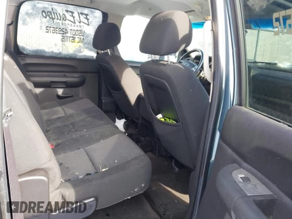 ✅ 2011 GMC Sierra 2500HD SLE • VIN: 1GT120CGXBF225212 • Лот: 41133904. Опубликован ранее на IAAI с пробегом 165 963 миль. Бесплатный доступ к архиву аукционных продаж из США и подробный отчёт об истории автомобиля на DreamBid. Изображение 8.