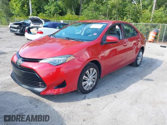 ✅ 2018 Toyota Corolla XLE • VIN: 5YFBURHE0JP746618 • Lot: 43654731. Wystawiony na IAAI z przebiegiem 129 099 mil. Bezpłatny archiwum sprzedaży aukcyjnych z USA i szczegółowy raport historii pojazdu na DreamBid. Zdjęcie 2.