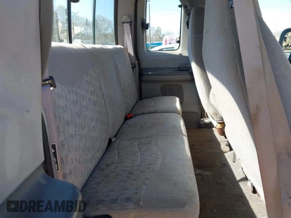 ✅ 2000 Ford F-250 XL • VIN: 1FTNX20L5YEC64997 • Lot: 41822374. Wystawiony na IAAI z przebiegiem 390 334 mil. Bezpłatny archiwum sprzedaży aukcyjnych z USA i szczegółowy raport historii pojazdu na DreamBid. Zdjęcie 8.