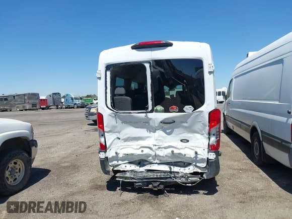 ✅ 2019 Ford Transit Passenger XL • VIN: 1FBAX2CG6KKB02466 • Lot: 42831687. Wystawiony na IAAI z przebiegiem 40 834 mil. Bezpłatny archiwum sprzedaży aukcyjnych z USA i szczegółowy raport historii pojazdu na DreamBid. Zdjęcie 17.