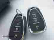 2018 Chevrolet Cruze Premier z VIN 3G1BF6SM8JS564749, wystawiony jako IAAI lot #43270687 z przebiegiem 175 318 mil mil oraz . Historia ofert i sprzedaży dostępna na DreamBid. Obrazek 11.