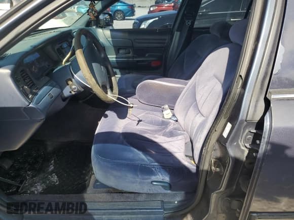 ✅ 1996 Ford Crown Victoria Police • VIN: 2FALP71W3TX170322 • Лот: 60784005. Опубликован ранее на Copart с пробегом 169 836 миль. Бесплатный доступ к архиву аукционных продаж из США и подробный отчёт об истории автомобиля на DreamBid. Изображение 7.