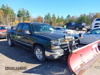 2005 Chevrolet Silverado 1500 Work Truck z VIN 1GCEK19V45Z158588, wystawiony jako IAAI lot #43531842 z przebiegiem 265 675 mil mil oraz . Historia ofert i sprzedaży dostępna na DreamBid. Obrazek 1.
