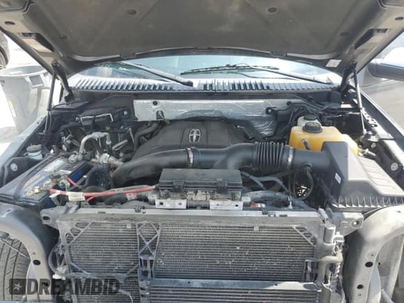 ✅ 2015 Lincoln Navigator • VIN: 5LMJJ3JT3FEJ13778 • Lot: 69113305. Wystawiony na Copart z przebiegiem 139 887 mil. Bezpłatny archiwum sprzedaży aukcyjnych z USA i szczegółowy raport historii pojazdu na DreamBid. Zdjęcie 12.