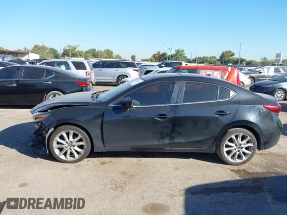 ✅ 2014 Mazda 3 S Grand Touring • VIN: JM1BM1W30E1160725 • Lot: 43458177. Listed on IAAI with 114,886 mi. Free auction sales archive from the USA and detailed vehicle history report at DreamBid. Image 15.