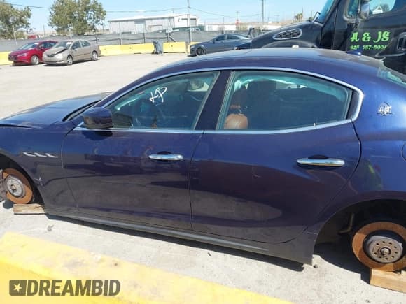 ✅ 2015 Maserati Ghibli S Q4 • VIN: ZAM57RTA9F1145532 • Lot: 43184372. Wystawiony na IAAI z przebiegiem 143 650 mil. Bezpłatny archiwum sprzedaży aukcyjnych z USA i szczegółowy raport historii pojazdu na DreamBid. Zdjęcie 14.