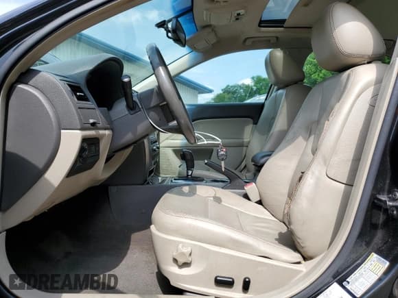 ✅ 2010 Ford Fusion Hybrid • VIN: 3FADP0L39AR132720 • Lot: 60750315. Listed on Copart with 120,264 mi. Free auction sales archive from the USA and detailed vehicle history report at DreamBid. Image 7.