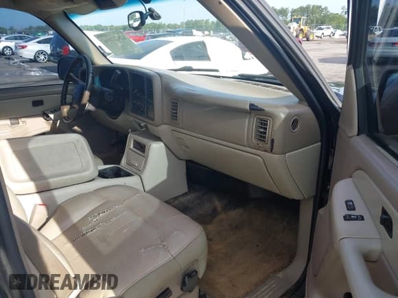 ✅ 2001 Chevrolet Suburban LS • VIN: 3GNFK16T31G259260 • Лот: 42525896. Опубликован ранее на IAAI с пробегом 272 052 миль. Бесплатный доступ к архиву аукционных продаж из США и подробный отчёт об истории автомобиля на DreamBid. Изображение 5.