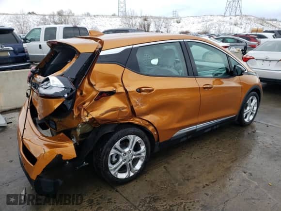 2017 Chevrolet Bolt EV LT z VIN 1G1FW6S0XH4155967, wystawiony jako Copart lot #42042844 z przebiegiem 27 120 mil mil oraz . Historia ofert i sprzedaży dostępna na DreamBid. Obrazek 3.