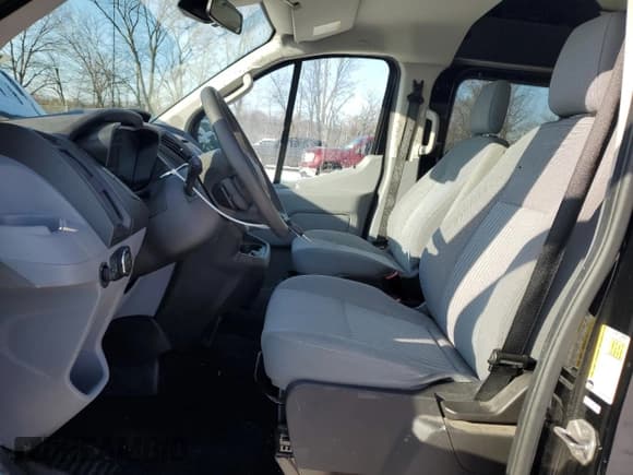 ✅ 2017 Ford Transit • VIN: 1FTYE1YM8HKA87681 • Lot: 80214494. Listed on Copart with 62,190 mi. Free auction sales archive from the USA and detailed vehicle history report at DreamBid. Image 7.