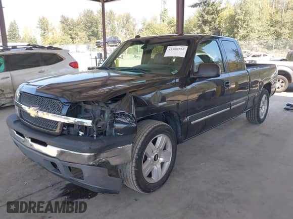 ✅ 2005 Chevrolet Silverado 1500 LS • VIN: 2GCEC19T851358412 • Lot: 43306552. Wystawiony na IAAI z przebiegiem 288 244 mil mil. Skorzystaj z bezpłatnego archiwum sprzedaży aukcyjnych z USA i zobacz szczegółowy raport historii pojazdu na DreamBid. Zdjęcie 2.