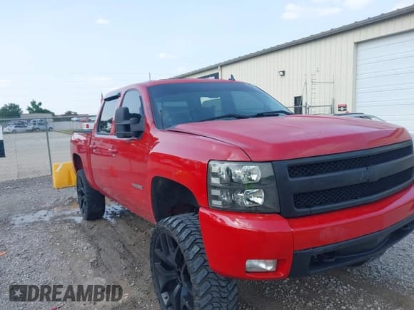 ✅ 2008 Chevrolet Silverado 1500 LTZ • VIN: 2GCEK13Y281241713 • Lot: 42490545. Listed on IAAI with 251,667 mi. Free auction sales archive from the USA and detailed vehicle history report at DreamBid. Image 6.