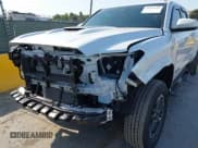 ✅ 2025 Toyota Tacoma SR • VIN: 3TYLB5JN7ST067889 • Лот: 42444254. Опубликован ранее на IAAI с пробегом 5 786 миль. Бесплатный доступ к архиву аукционных продаж из США и подробный отчёт об истории автомобиля на DreamBid. Изображение 6.