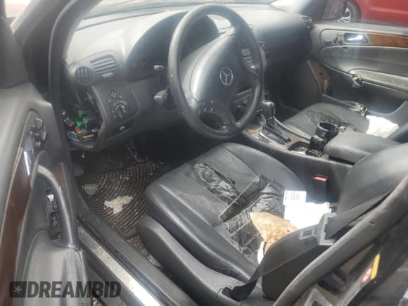 ✅ 2001 Mercedes-Benz C 230/260/280/320 • VIN: WDBRF61J71F072892 • Лот: 85146495. Опубликован ранее на Copart с пробегом Не указан. Бесплатный доступ к архиву аукционных продаж из США и подробный отчёт об истории автомобиля на DreamBid. Изображение 8.