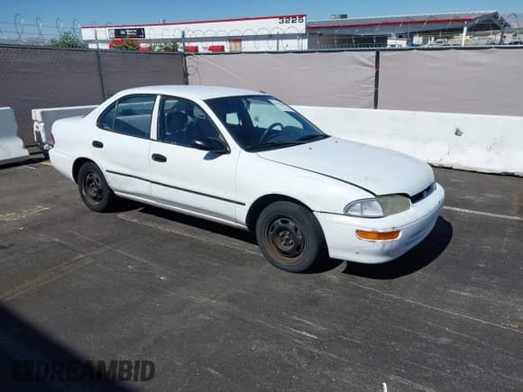 ✅ 1997 Geo Prizm LSi • VIN: 1Y1SK5269VZ446843 • Lot: 42521888. Wystawiony na IAAI z przebiegiem 72 451 mil. Bezpłatny archiwum sprzedaży aukcyjnych z USA i szczegółowy raport historii pojazdu na DreamBid. Zdjęcie 1.