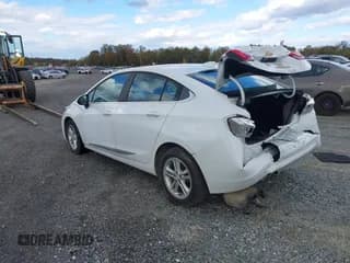 ✅ 2018 Chevrolet Cruze LT • VIN: 1G1BE5SM9J7167031 • Lot: 43396962. Listed on IAAI with 98,786 mi. Free auction sales archive from the USA and detailed vehicle history report at DreamBid. Image 3.