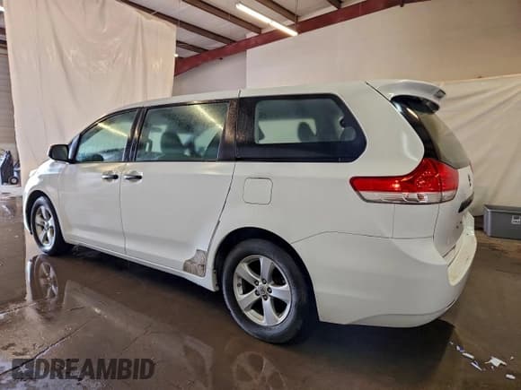 ✅ 2013 Toyota Sienna L • VIN: 5TDZK3DC9DS344517 • Lot: 92720675. Wystawiony na Copart z przebiegiem 87 262 mil. Bezpłatny archiwum sprzedaży aukcyjnych z USA i szczegółowy raport historii pojazdu na DreamBid. Zdjęcie 2.