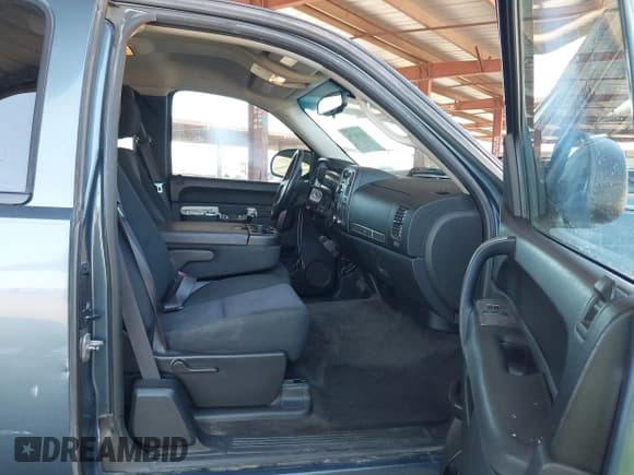 ✅ 2012 Chevrolet Silverado 1500 LT • VIN: 1GCRKSE70CZ276343 • Lot: 43156286. Listed on IAAI with 181,108 mi. Free auction sales archive from the USA and detailed vehicle history report at DreamBid. Image 5.