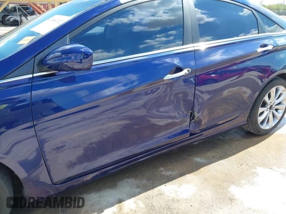 ✅ 2011 Hyundai Sonata Limited • VIN: 5NPEC4AC4BH022179 • Lot: 43304712. Listed on IAAI with 124,189 mi. Free auction sales archive from the USA and detailed vehicle history report at DreamBid. Image 6.