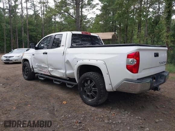 ✅ 2016 Toyota Tundra SR5 • VIN: 5TFRW5F1XGX208231 • Лот: 43035319. Опубликован ранее на IAAI с пробегом 131 168 миль. Бесплатный доступ к архиву аукционных продаж из США и подробный отчёт об истории автомобиля на DreamBid. Изображение 3.