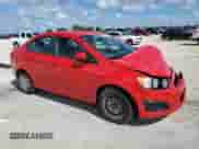 2014 Chevrolet Sonic LS z VIN 1G1JA5SH6E4128074, wystawiony jako Copart lot #69489934 z przebiegiem 104 912 mil mil oraz Szkoda całkowita • Salvage title. Historia ofert i sprzedaży dostępna na DreamBid. Obrazek 4.