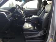 ✅ 2020 Chevrolet Suburban LT • VIN: 1GNSKHKC7LR113668 • Lot: 81161404. Wystawiony na Copart z przebiegiem 79 603 mil. Bezpłatny archiwum sprzedaży aukcyjnych z USA i szczegółowy raport historii pojazdu na DreamBid. Zdjęcie 7.