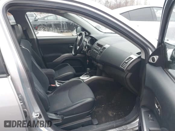 ✅ 2009 Mitsubishi Outlander SE • VIN: JA4MT31W89Z003101 • Lot: 41487678. Listed on IAAI with 90,226 mi. Free auction sales archive from the USA and detailed vehicle history report at DreamBid. Image 5.