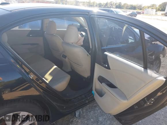 ✅ 2015 Honda Accord EX-L • VIN: 1HGCR3F88FA019109 • Лот: 43695015. Опубликован ранее на IAAI с пробегом 169 833 миль. Бесплатный доступ к архиву аукционных продаж из США и подробный отчёт об истории автомобиля на DreamBid. Изображение 8.