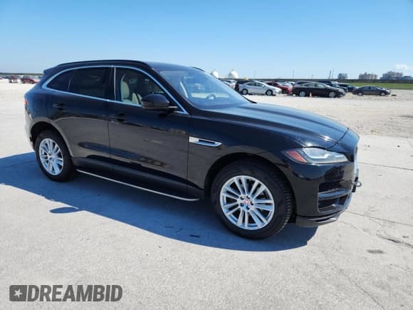✅ 2018 Jaguar F-Pace 25t Prestige • VIN: SADCK2FX1JA284049 • Lot: 86822725. Listed on Copart with 69,705 mi. Free auction sales archive from the USA and detailed vehicle history report at DreamBid. Image 4.