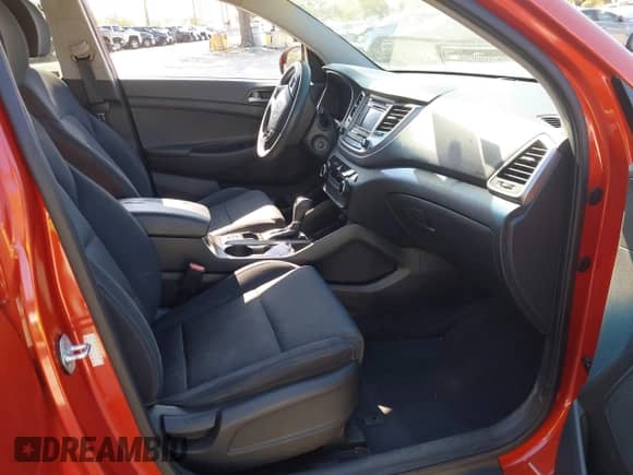 2016 Hyundai Tucson Limited z VIN KM8J33A23GU127742, wystawiony jako IAAI lot #41796947 z przebiegiem 115 758 mil mil oraz . Historia ofert i sprzedaży dostępna na DreamBid. Obrazek 5.