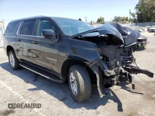 ✅ 2022 Chevrolet Suburban LT • VIN: 1GNSCCKD5NR111820 • Lot: 64240194. Wystawiony na Copart z przebiegiem Nie podano. Bezpłatny archiwum sprzedaży aukcyjnych z USA i szczegółowy raport historii pojazdu na DreamBid. Zdjęcie 4.
