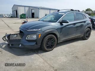 ✅ 2021 Hyundai Kona SEL Plus • VIN: KM8K62AA4MU636442 • Лот: 67086894. Опубликован ранее на Copart с пробегом 102 300 миль. Бесплатный доступ к архиву аукционных продаж из США и подробный отчёт об истории автомобиля на DreamBid. Изображение 1.